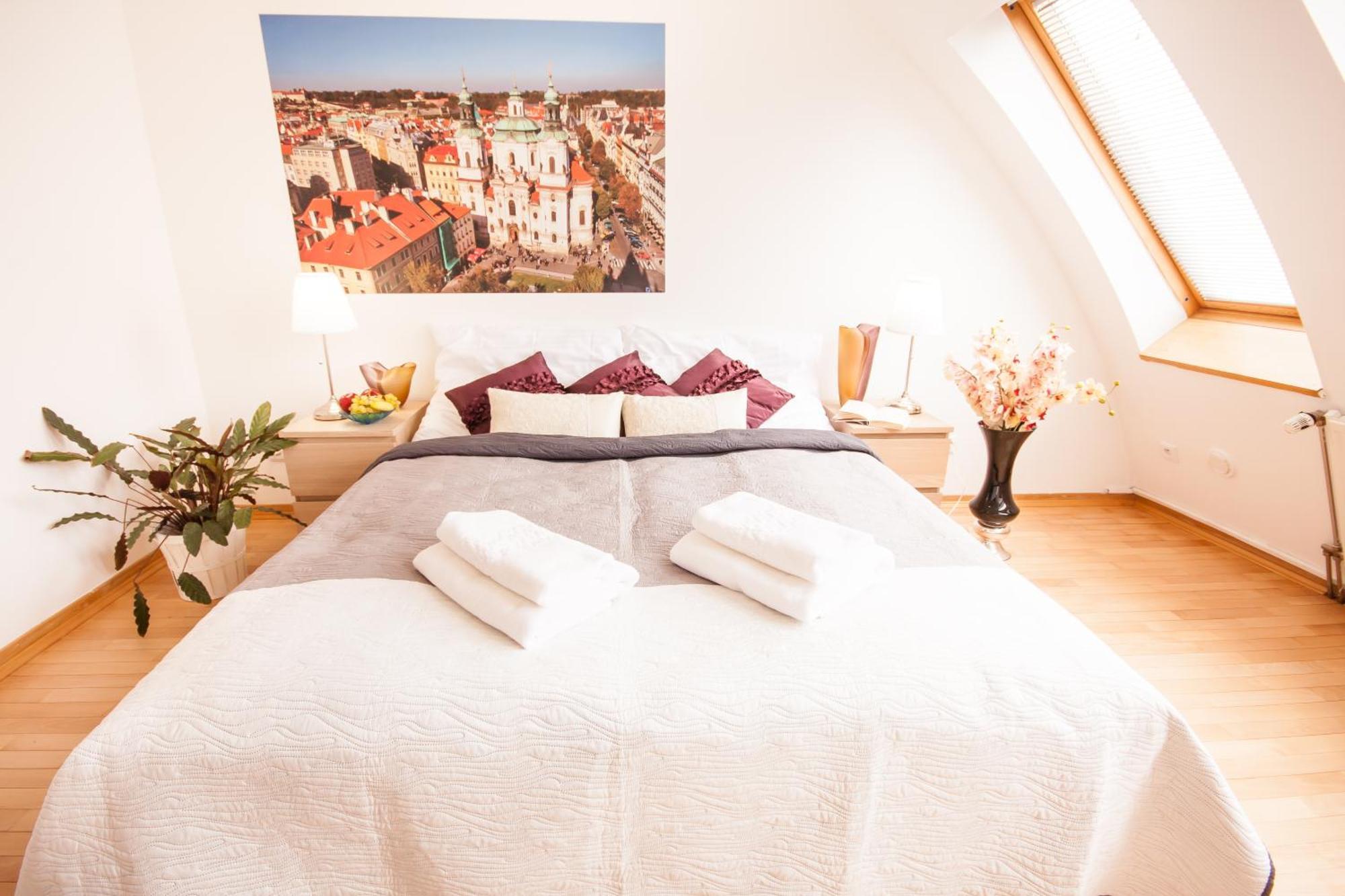 Wenceslas Square Lofts Прага Экстерьер фото