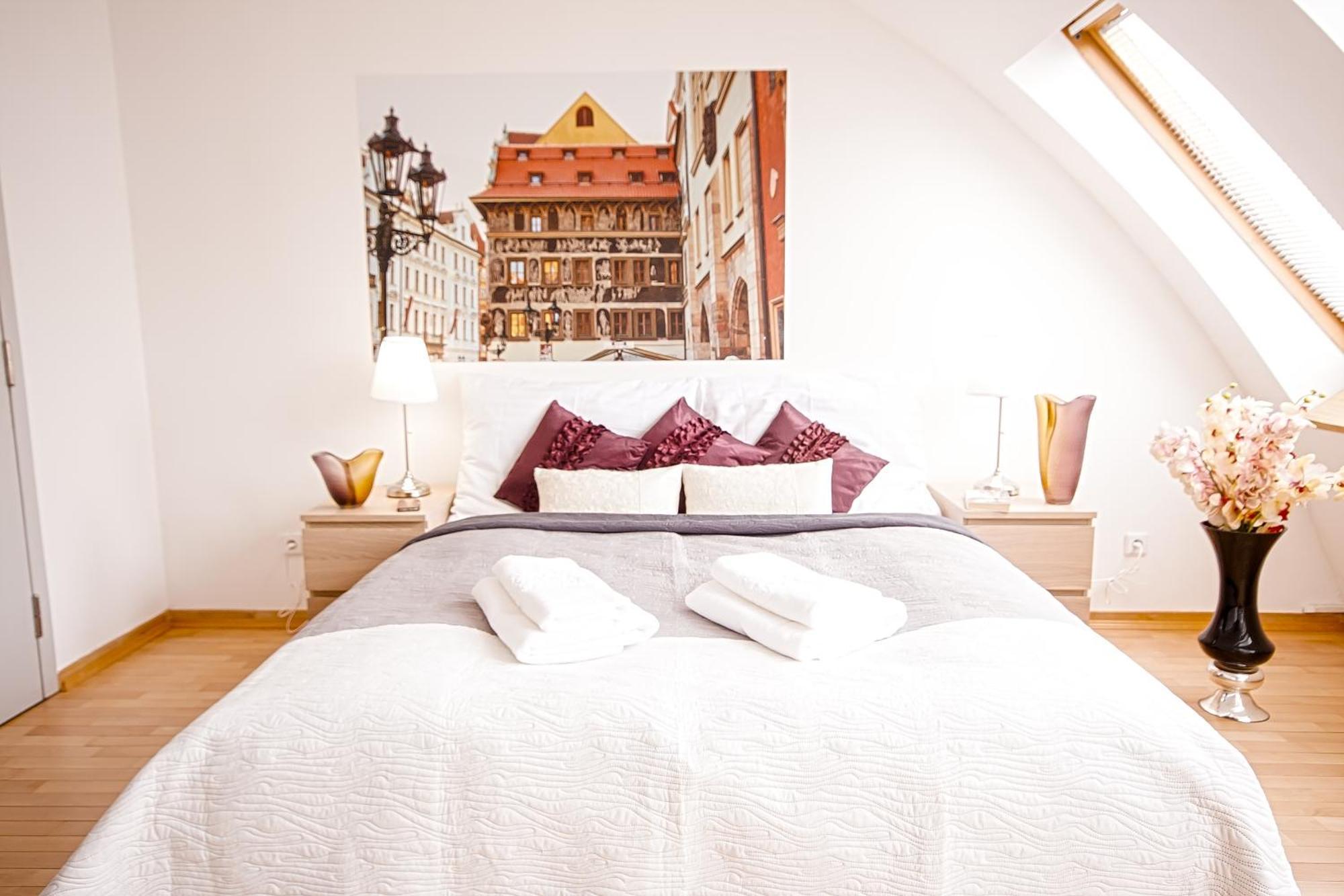 Wenceslas Square Lofts Прага Экстерьер фото