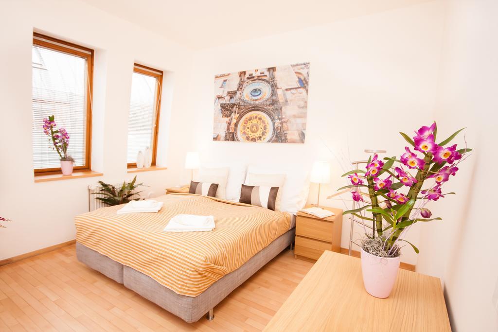 Wenceslas Square Lofts Прага Номер фото