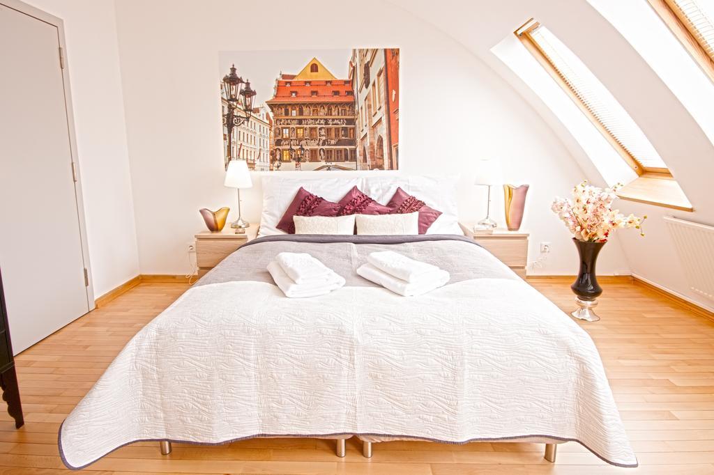 Wenceslas Square Lofts Прага Экстерьер фото