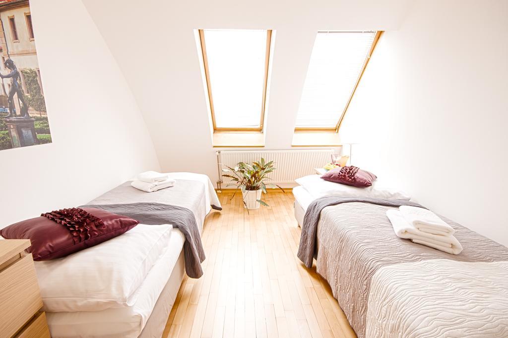 Wenceslas Square Lofts Прага Экстерьер фото