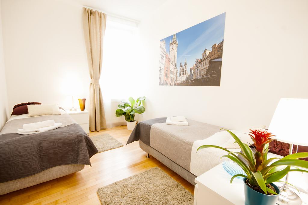 Wenceslas Square Lofts Прага Экстерьер фото